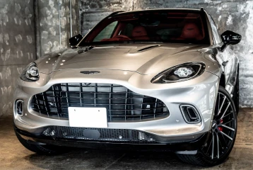 Aston Martin DBX Base, 2024