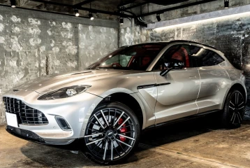 Aston Martin DBX Base, 2024