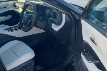 Toyota Crown Crossover RS, 2024