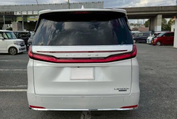 Lexus LM 500h Version L, 2025