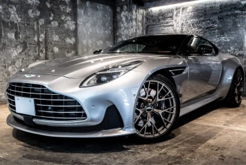 Aston Martin DB12 , 2024