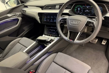 Audi Q8 Sportback e-tron 106 kWh 55 quattro e-tron S line, 2024