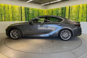 Lexus IS 300h 300h Version L, 2023