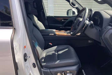 Lexus LX 600 7-seater, 2024