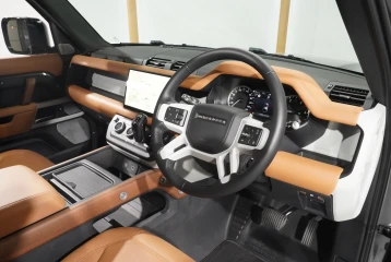 Land Rover Defender D300 First Edition, 2023