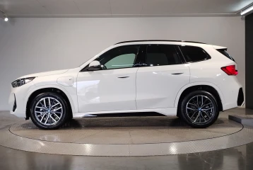 BMW iX1 eDrive20 M Sport, 2025