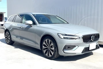 Volvo V60 Ultimate B4 Dark Edition, 2025