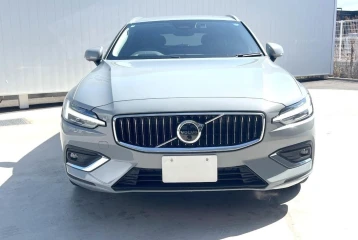 Volvo V60 Ultimate B4 Dark Edition, 2025