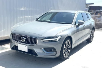 Volvo V60 Ultimate B4 Dark Edition, 2025