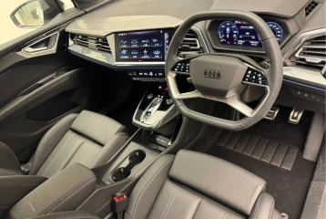 Audi Q4 e-tron 40 e-tron S line, 2025