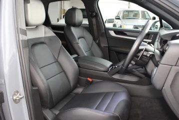 Porsche Cayenne Tiptronic S, 2024