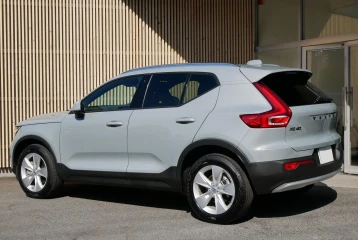 Volvo XC40 Plus B3, 2024