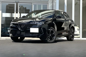 Alfa Romeo Junior VGT eDCT6 Ibrida Speciale, 2025