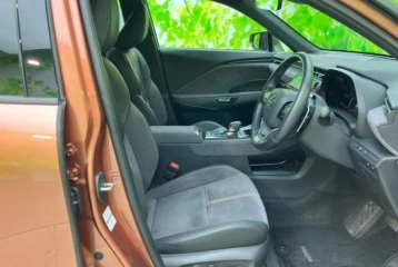 Lexus LBX Cool, 2025