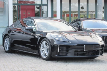 Porsche Panamera PDK, 2025