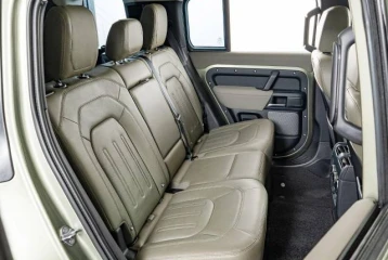 Land Rover Defender D300 Turbo, 2021