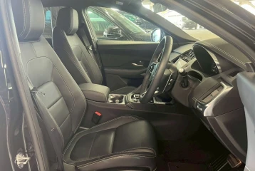 Jaguar E-Pace R-Dynamic SE Black, 2024