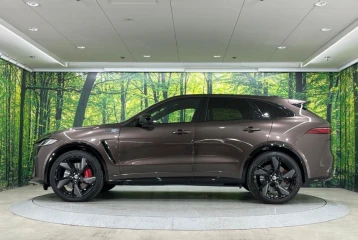 Jaguar F-Pace P550 SVR, 2024