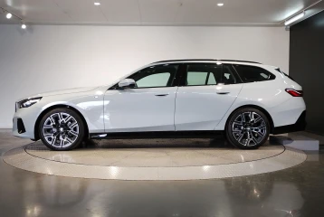 BMW 5 series 523d xDrive M Sport, 2025