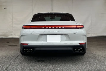 Porsche Panamera PDK4, 2024