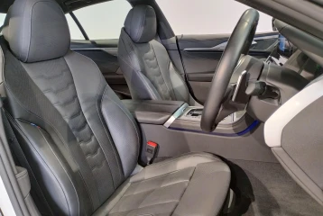 BMW 8 series 840i Exclusive M Sport, 2025