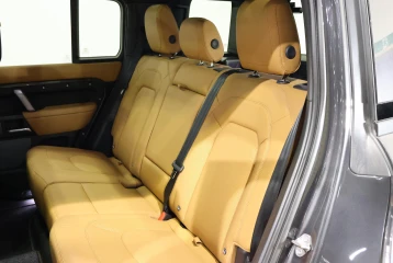 Land Rover Defender V8 P525, 2023