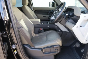 Land Rover Defender D300 Turbo, 2022