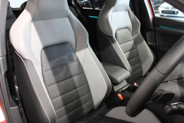 Volkswagen Golf TDI R-Line, 2025