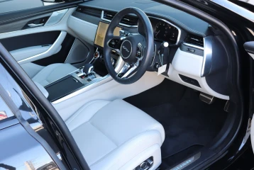 Jaguar XF P250 R-Dynamic SE, 2022