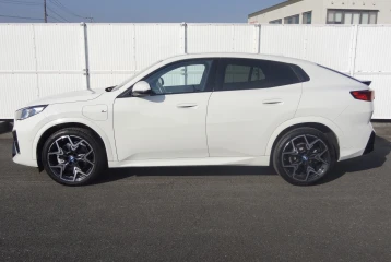 BMW iX2 xDrive 30 M Sport, 2024