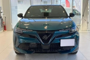 Alfa Romeo Junior eDCT6 Ibrida Q4 Junior, 2025