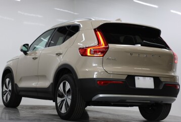 Volvo XC40 Plus B3, 2025