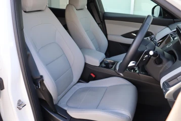 Jaguar E-Pace R-Dynamic SE, 2025