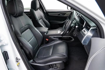 Jaguar F-Pace R-Dynamic SE  D200, 2024