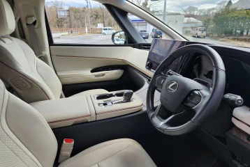 Lexus LM 500h Version L, 2025