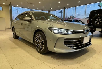 Volkswagen Passat eTSI Elegance, 2025