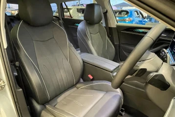 Volkswagen Passat eTSI Elegance, 2025