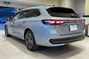 Volkswagen Passat eTSI Elegance, 2025