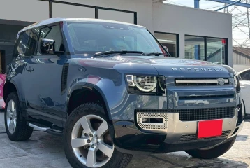 Land Rover Defender P300 SE, 2023