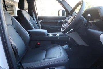 Land Rover Defender D350 S, 2025