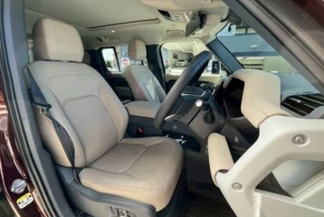 Land Rover Defender D300 SE, 2023