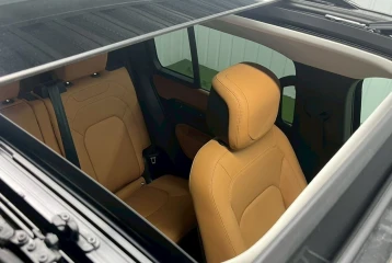 Land Rover Defender D300 First Edition, 2023