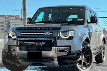 Land Rover Defender D300, 2023