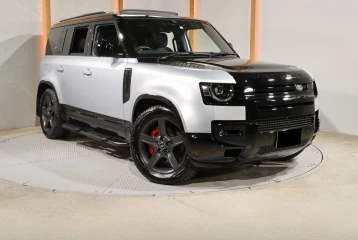 Land Rover Defender D300, 2023