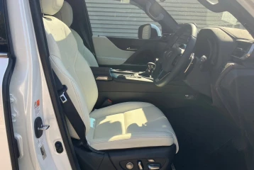 Lexus LX 600 7-seater, 2024