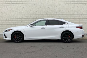 Lexus ES 300h F Sport, 2023
