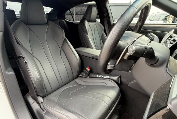 Lexus ES 300h Version L, 2024