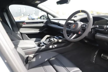 Porsche Cayenne Coupe Turbo E-Hybrid GT Package, 2026
