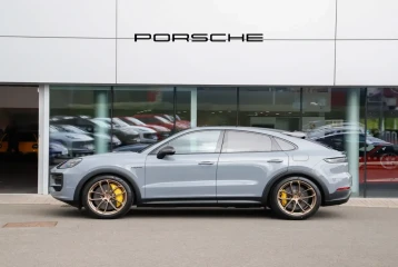 Porsche Cayenne Coupe Turbo E-Hybrid GT Package, 2026