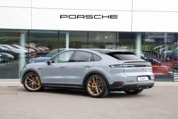 Porsche Cayenne Coupe Turbo E-Hybrid GT Package, 2026